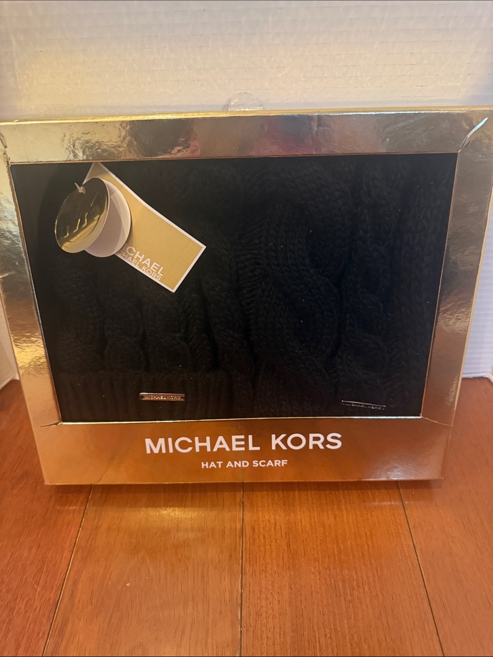 Michael Kors Black Cable-Knit Hat & Scarf Gift Set new NWT